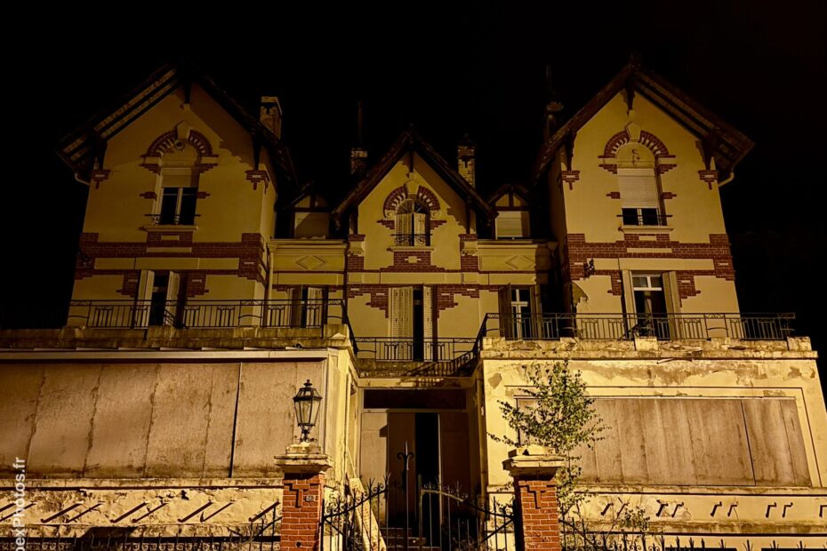 Photo urbex de la façade de l'Hôtel Bonin en Lorraine