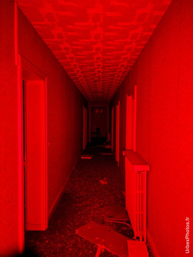 Photo urbex d'un couloir de l'Hôtel Bonin en Lorraine