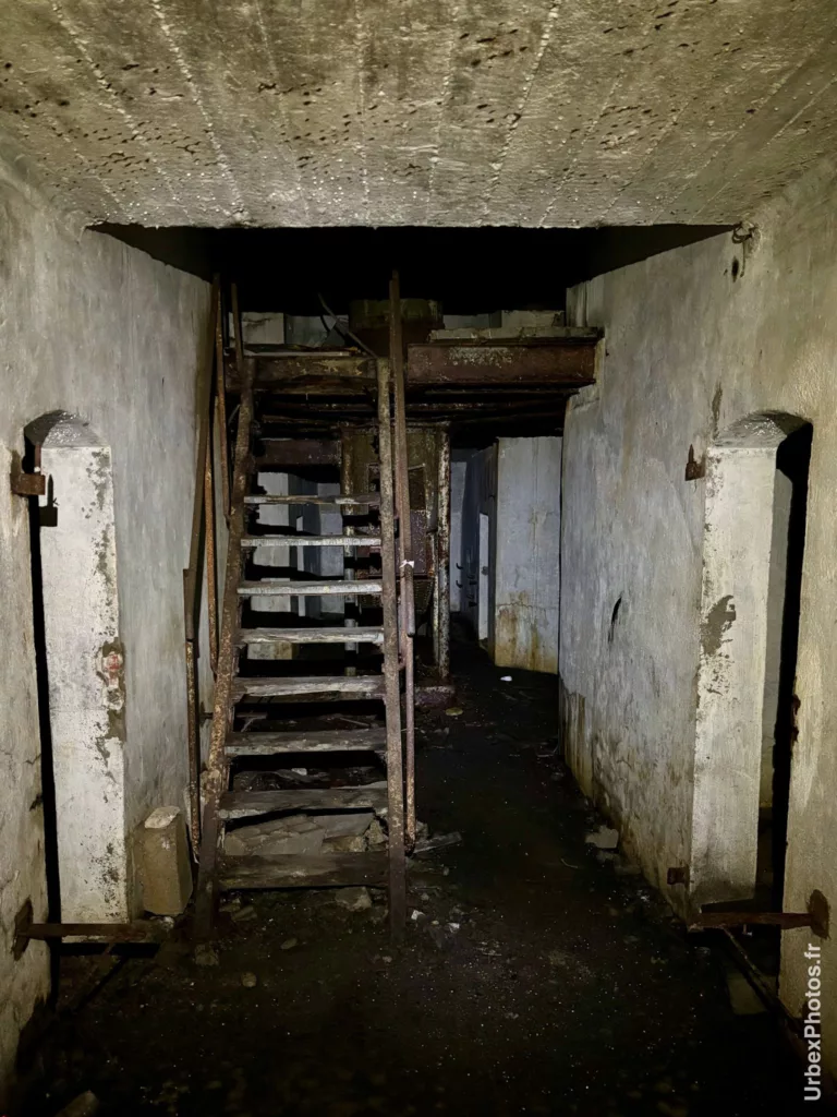 Photo urbex d'une plateforme de tourelle du Fort Fischer en Lorraine