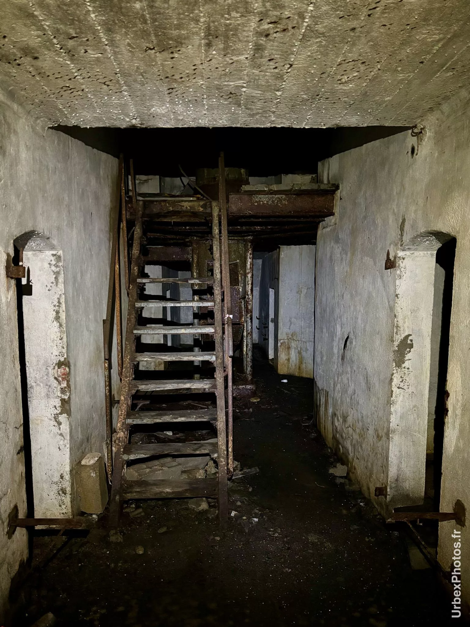 Photo urbex d'une plateforme de tourelle du Fort Fischer en Lorraine