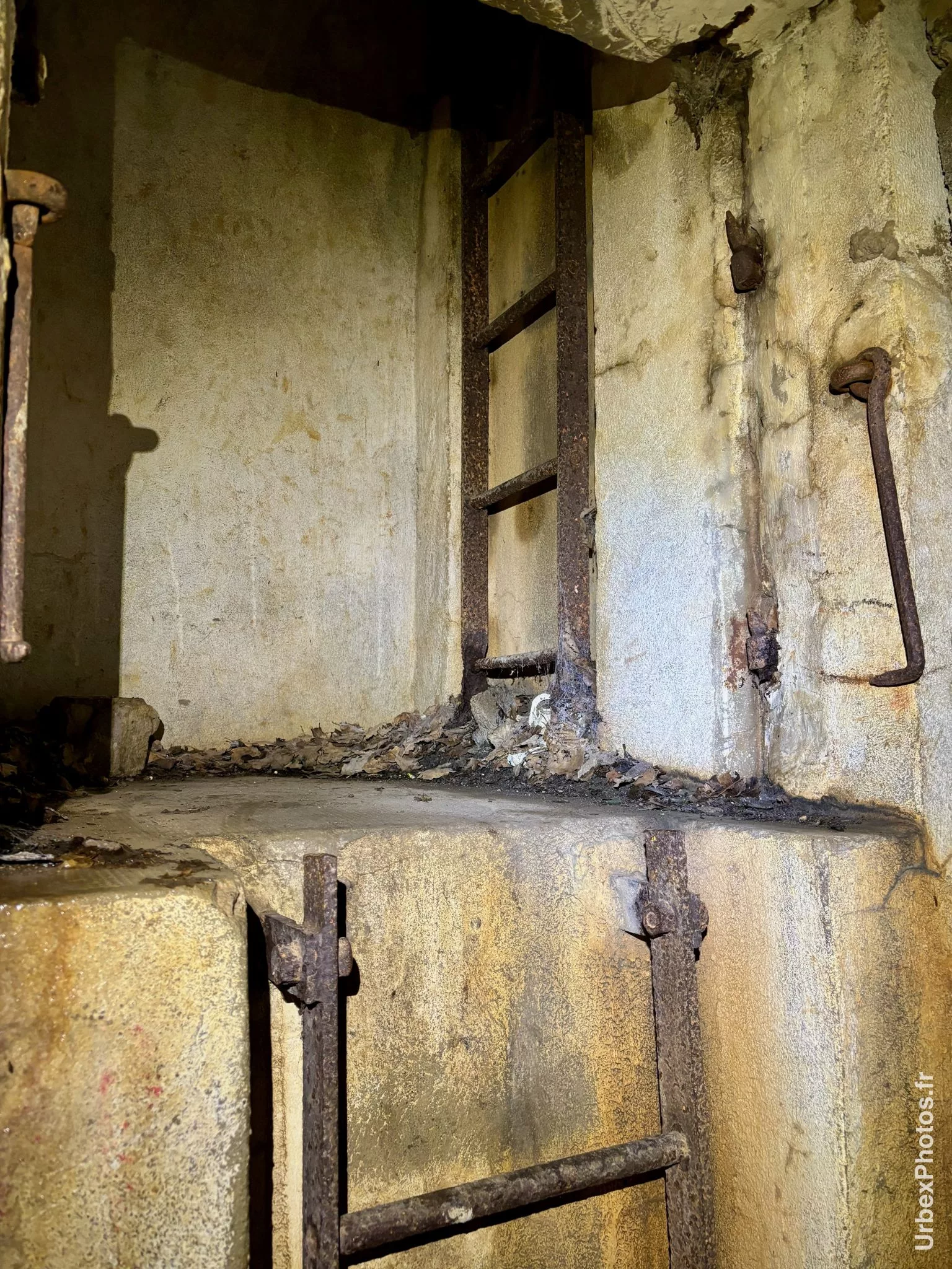 Escalier menant vers une tourelle du Fort Fischer