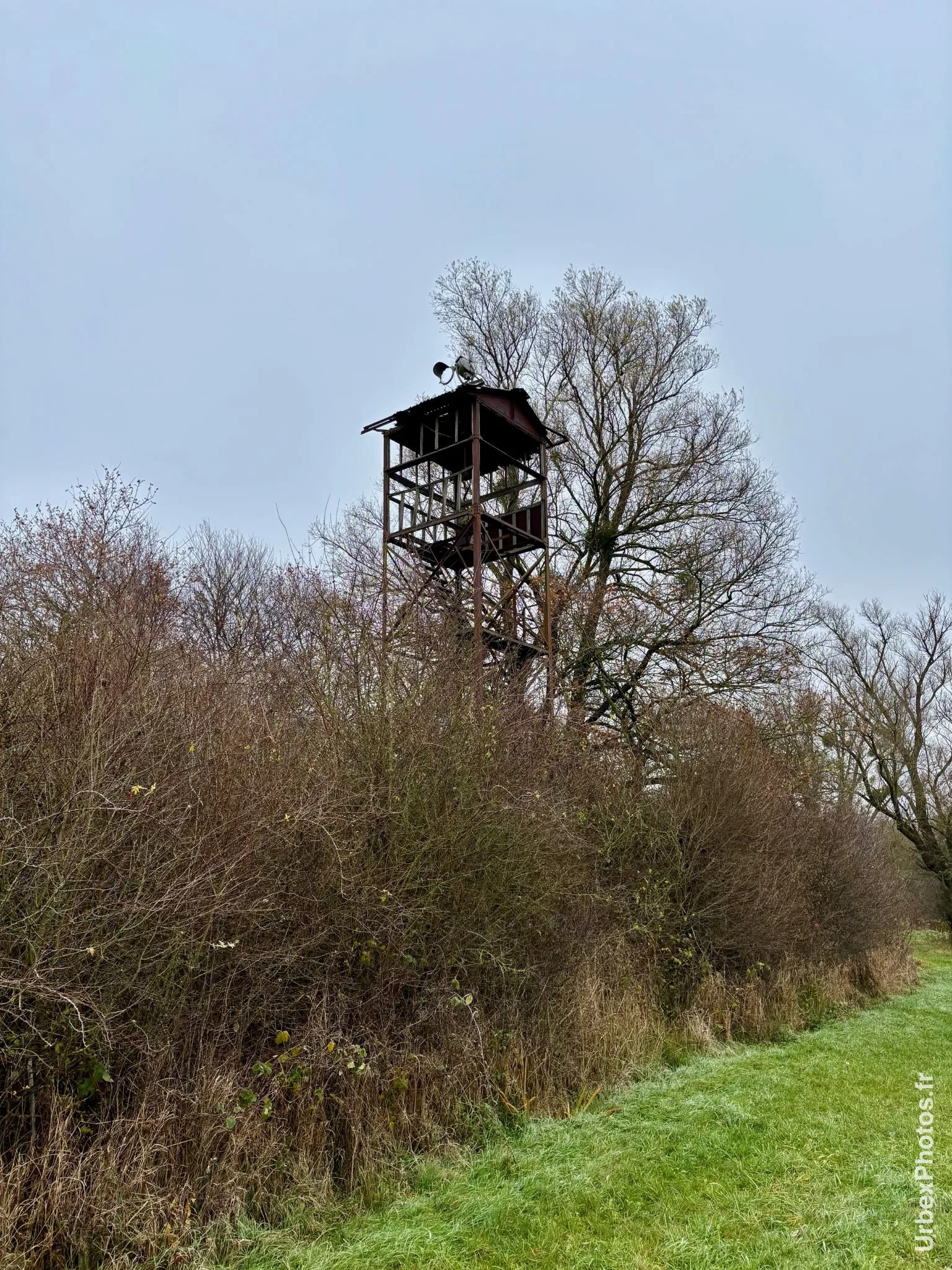 Mirador d'une ancienne base de l'OTAN