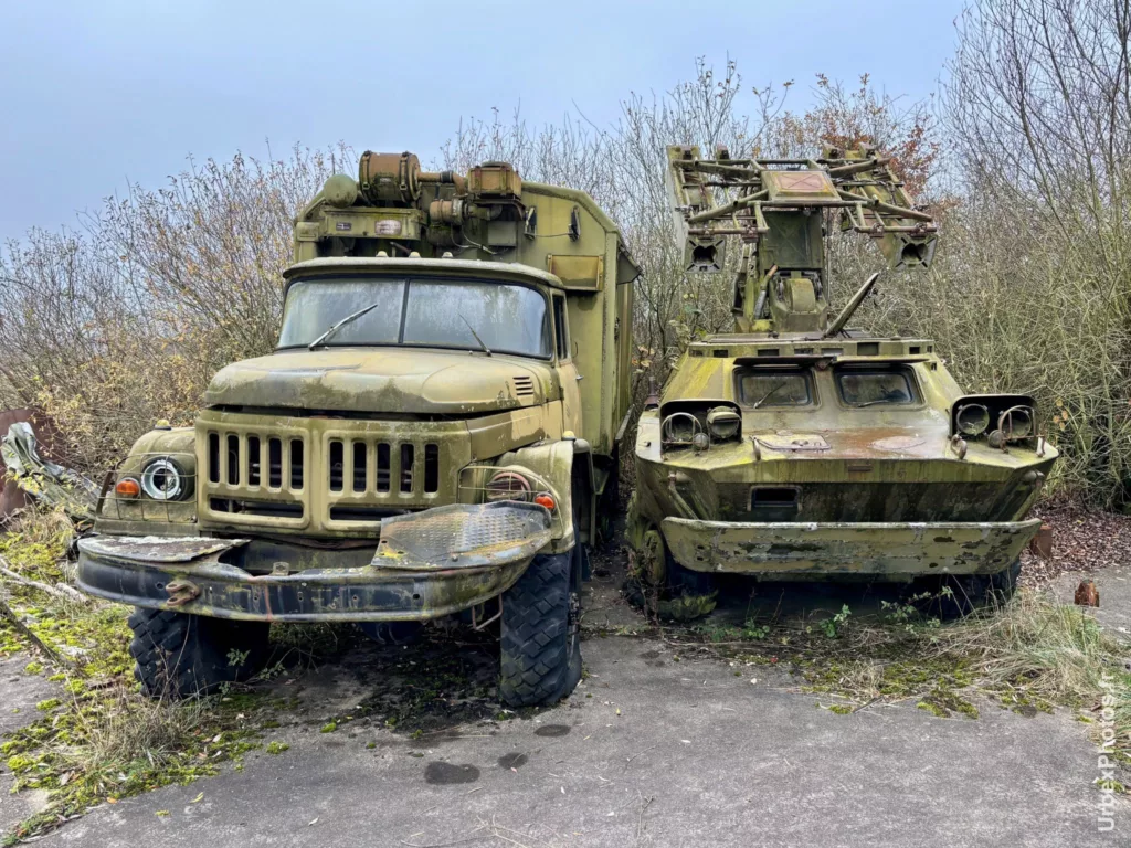 Photo urbex de véhicules militaires, dont un soviétique, en Lorraine