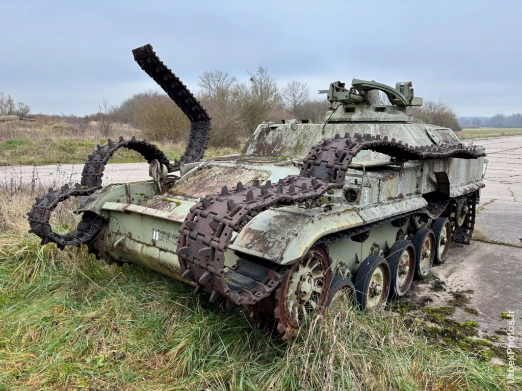 Blindé dans une ancienne base de l'OTAN