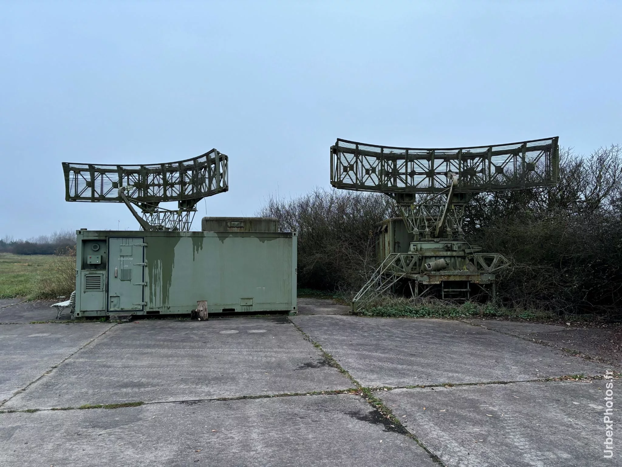 Radars dans une ancienne base de l'OTAN