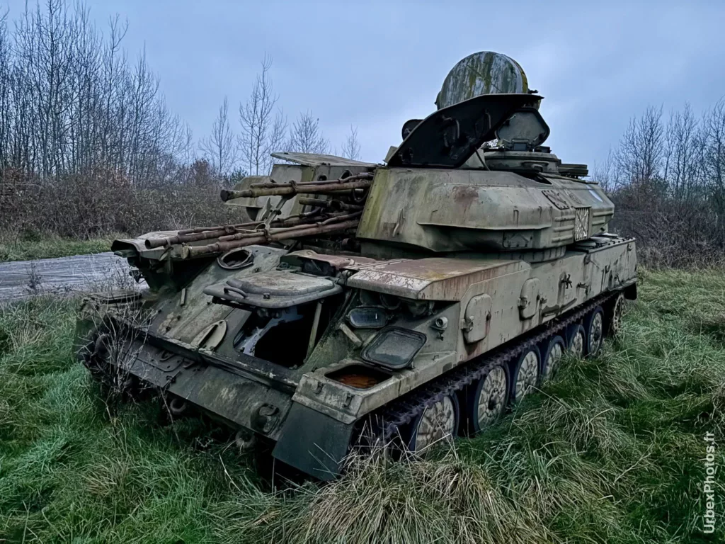 Blindé dans une ancienne base de l'OTAN