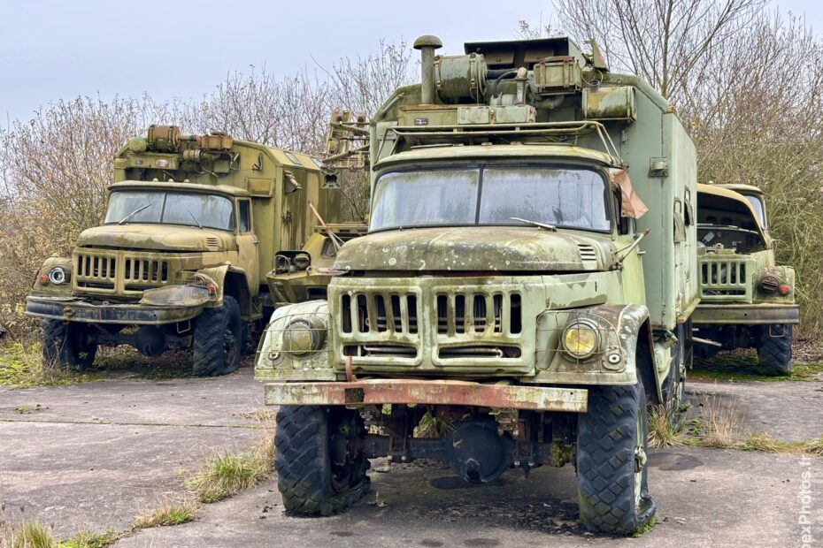 Photo urbex de véhicules militaires soviétiques dans une base de l'OTAN en Lorraine