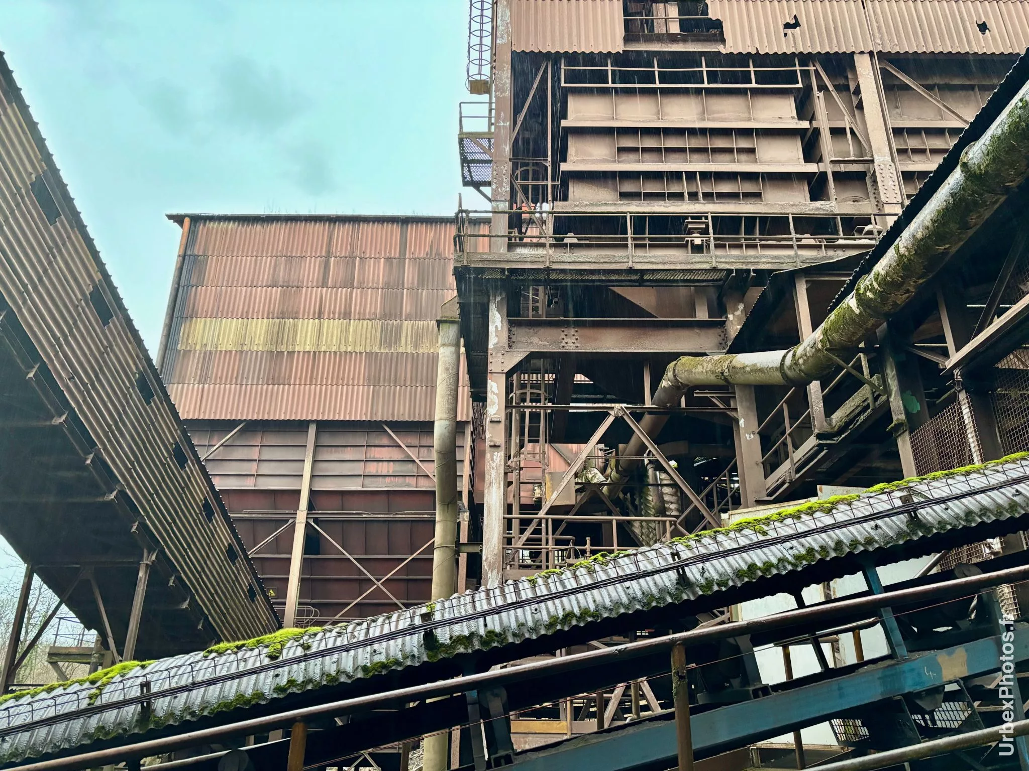 Des bâtiments sur plusieurs plans