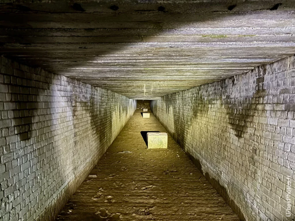 Entrée effondrée d'une grotte