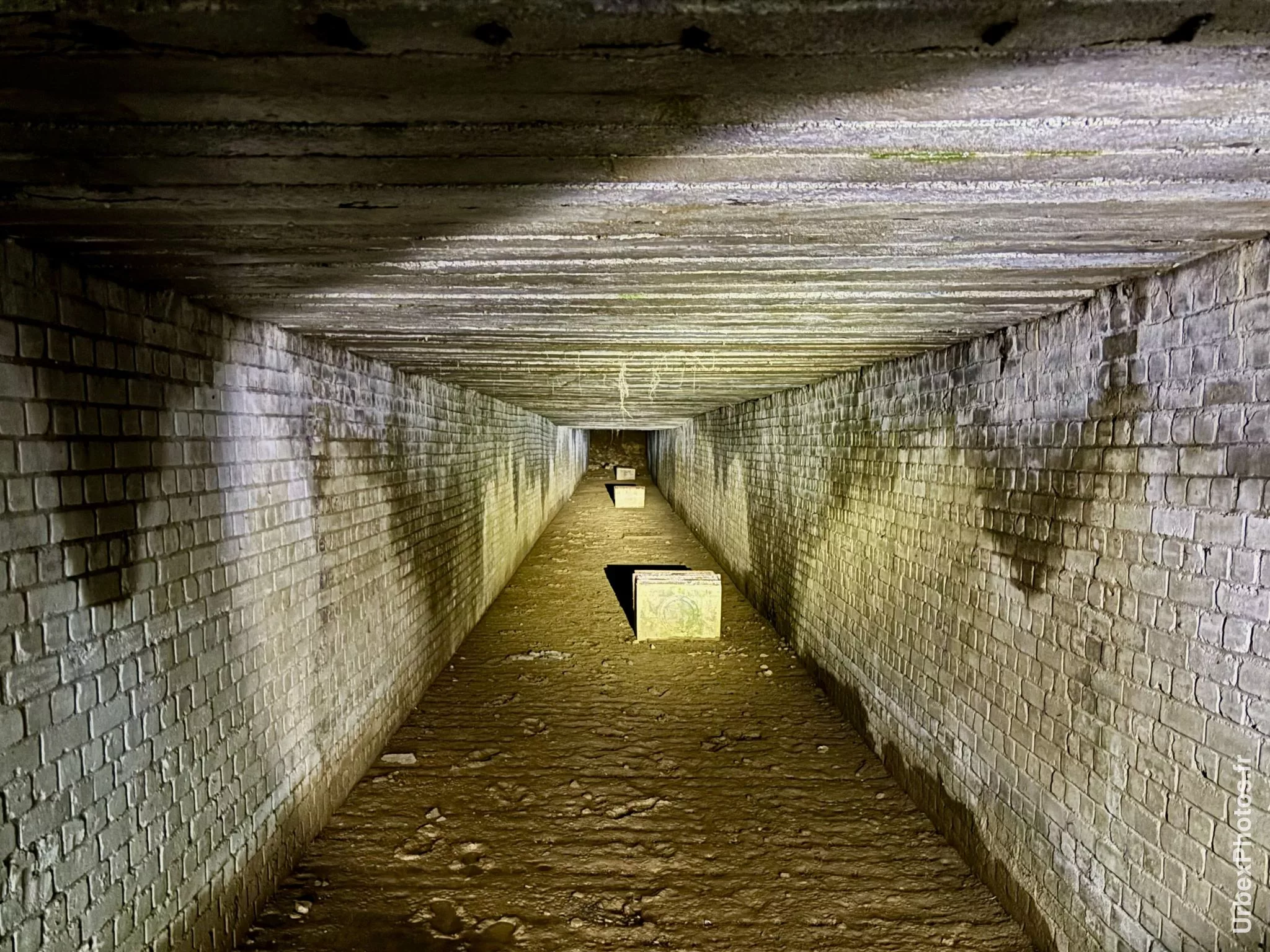 Entrée effondrée d'une grotte