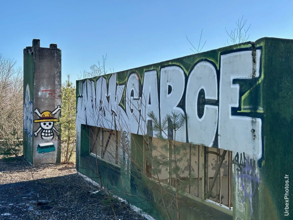 Photo urbex d'un graffiti en dehors du bâtiment en surface en Lorraine