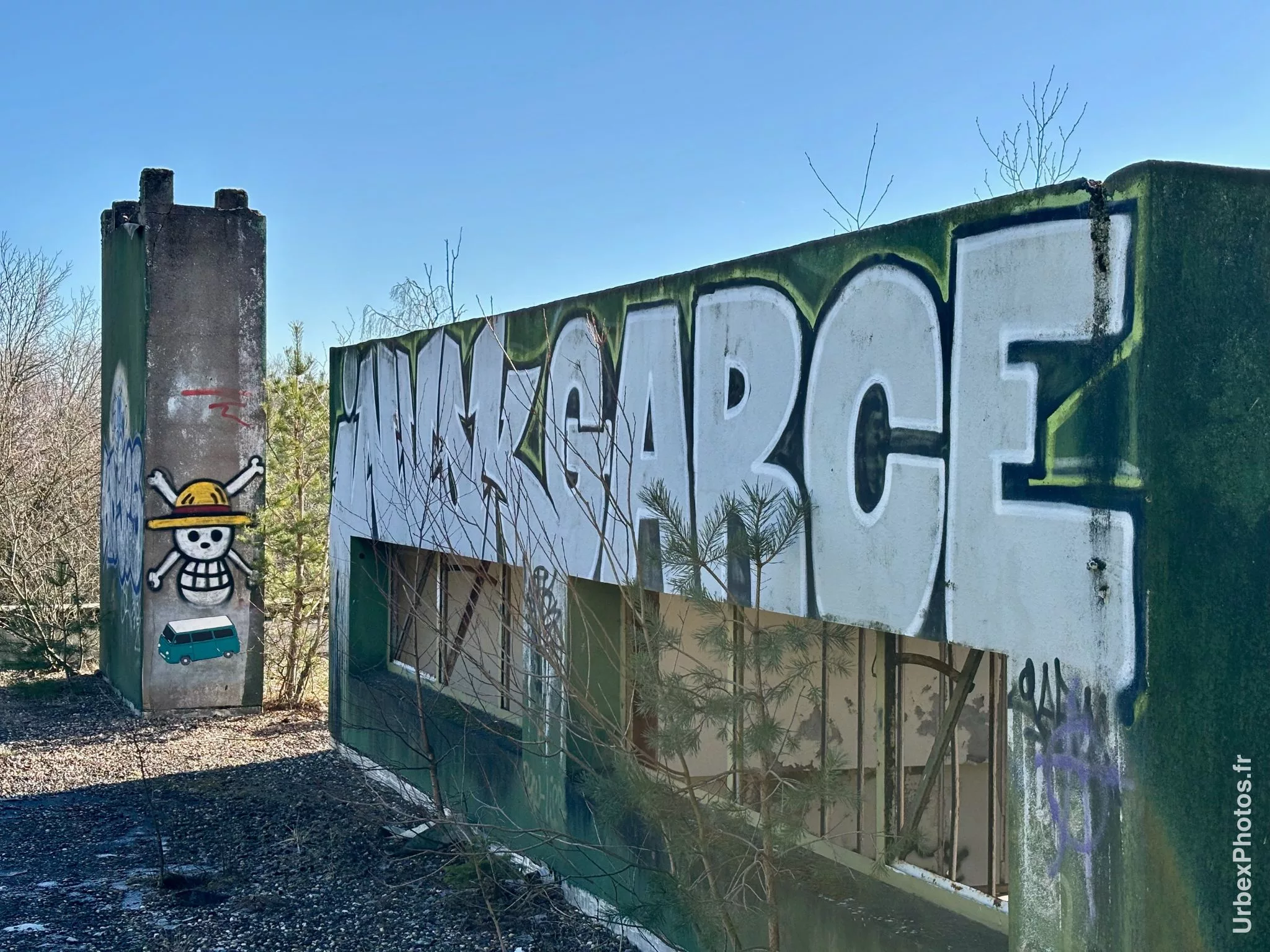 Photo urbex d'un graffiti en dehors du bâtiment en surface en Lorraine
