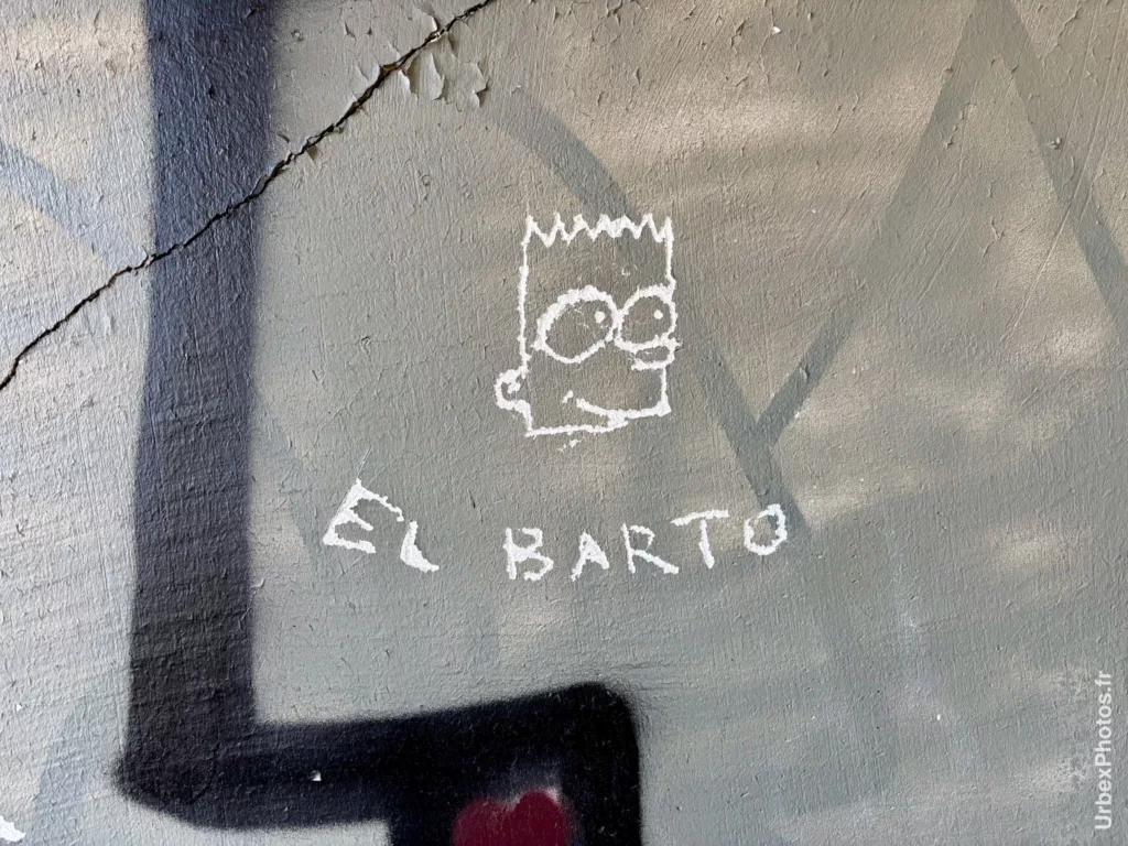 Gravure de Bart Simpson dans le bâtiment en surface