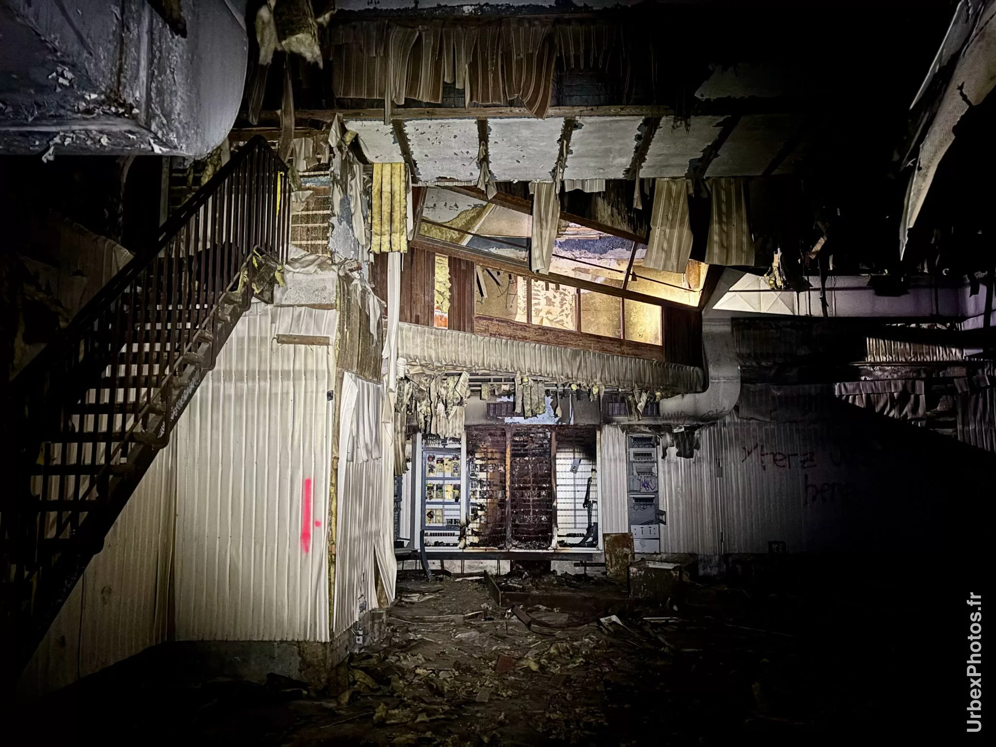 Photo urbex de la salle de contrôle du Fort Schneider en Lorraine