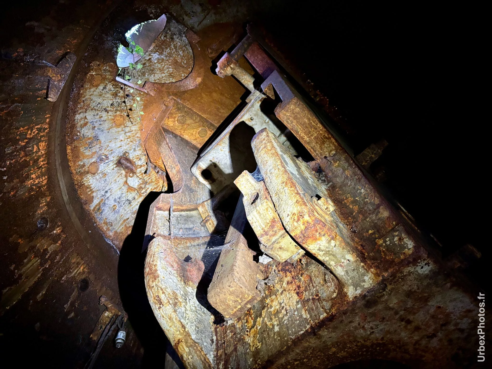 Photo urbex d'une tourelle du Fort Schneider en Lorraine