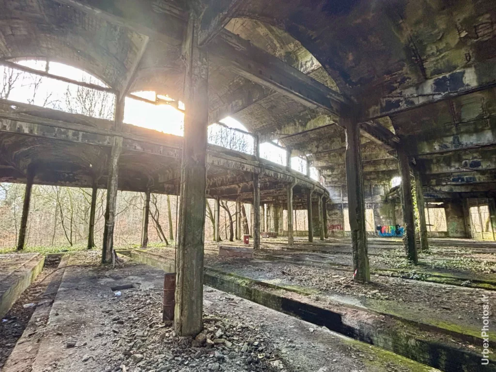Photo urbex de la rotonde du Dépôt Commando en Lorraine