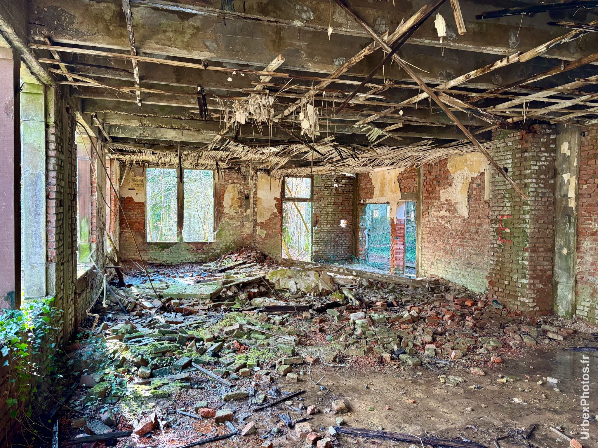 Photo urbex du bureau du Dépôt Commando en Lorraine