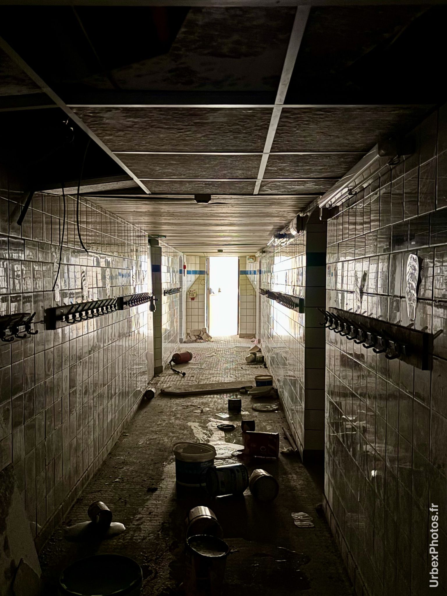 Photo urbex du sous-sol de l'Ecole des clowns en Lorraine