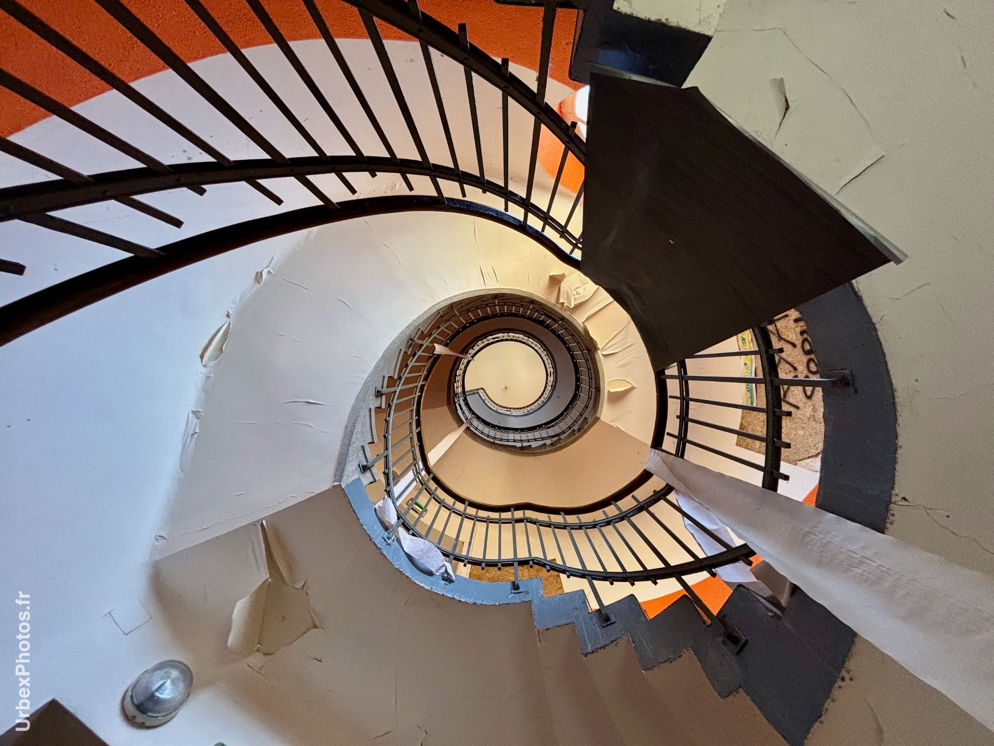 Escalier en colimaçon de l'Ecole des clowns