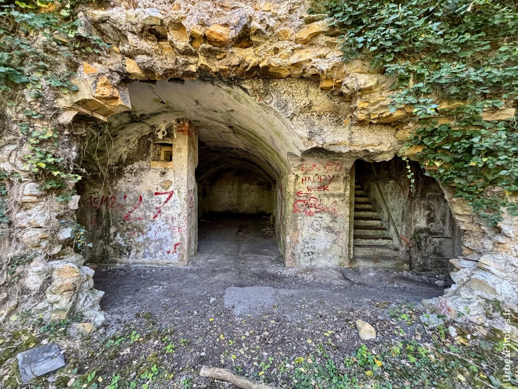 Photo urbex d'un mur effondré en Lorraine