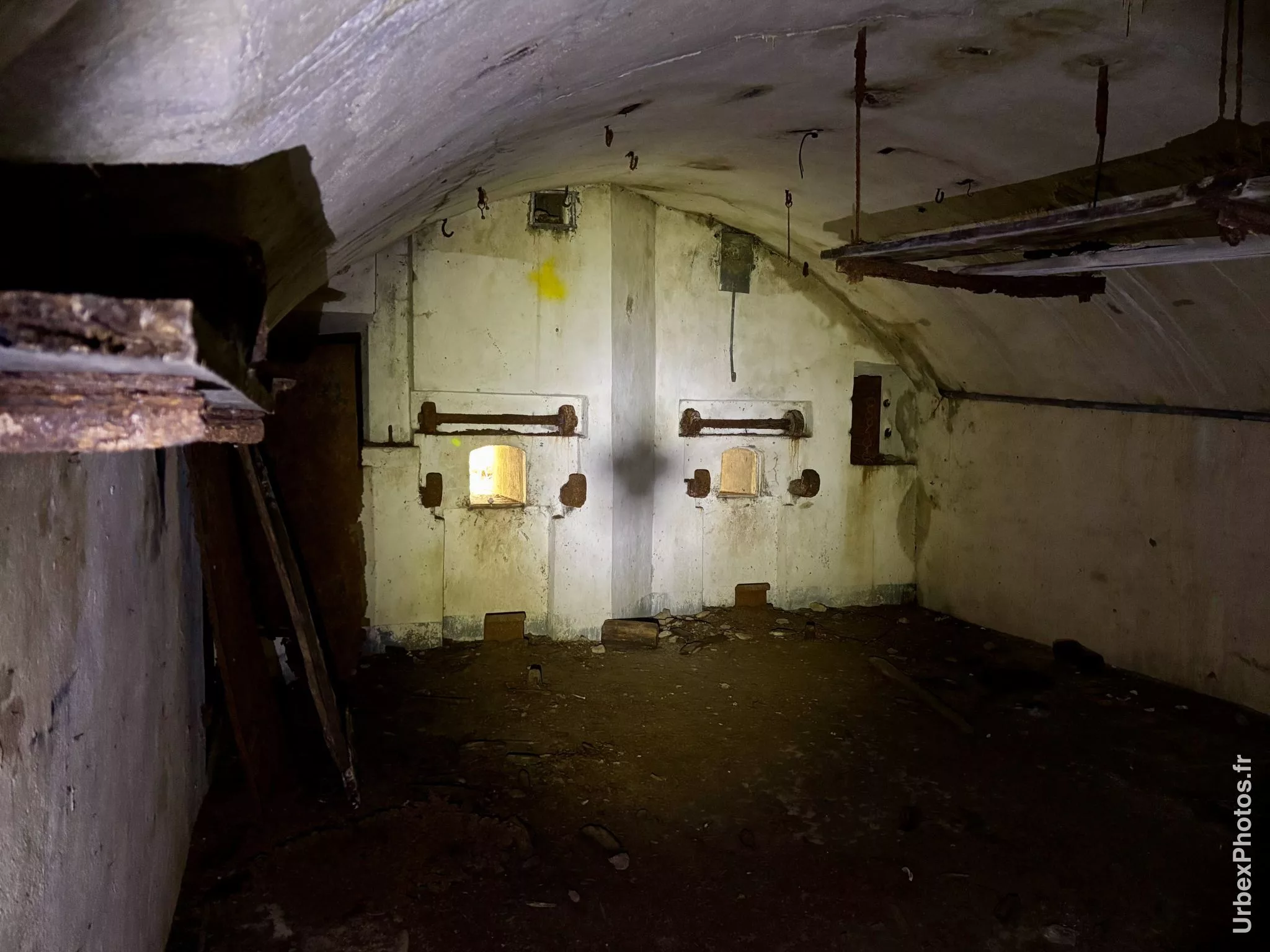 Poste de surveillance d'un fossé
