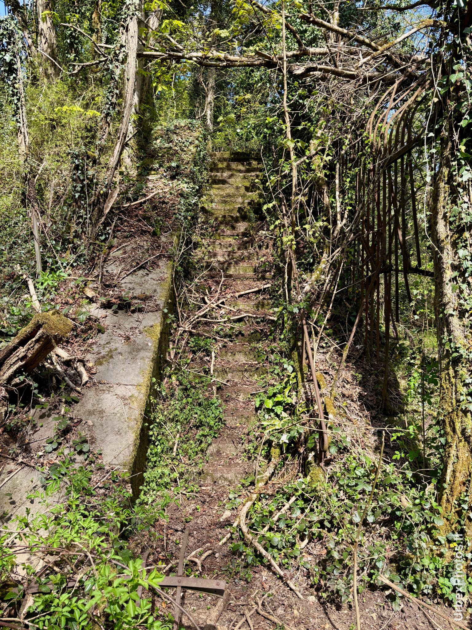 Escalier extérieur du Fort Nago