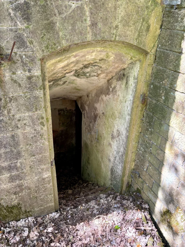 Entrée vers un souterrain