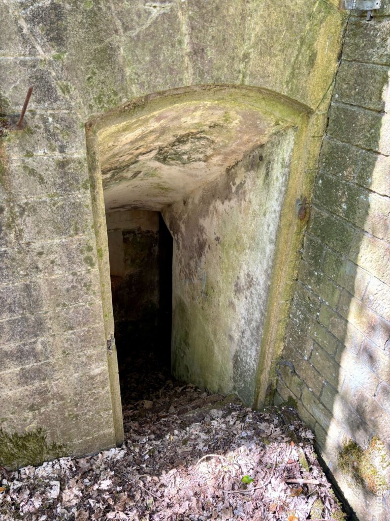 Entrée vers un souterrain