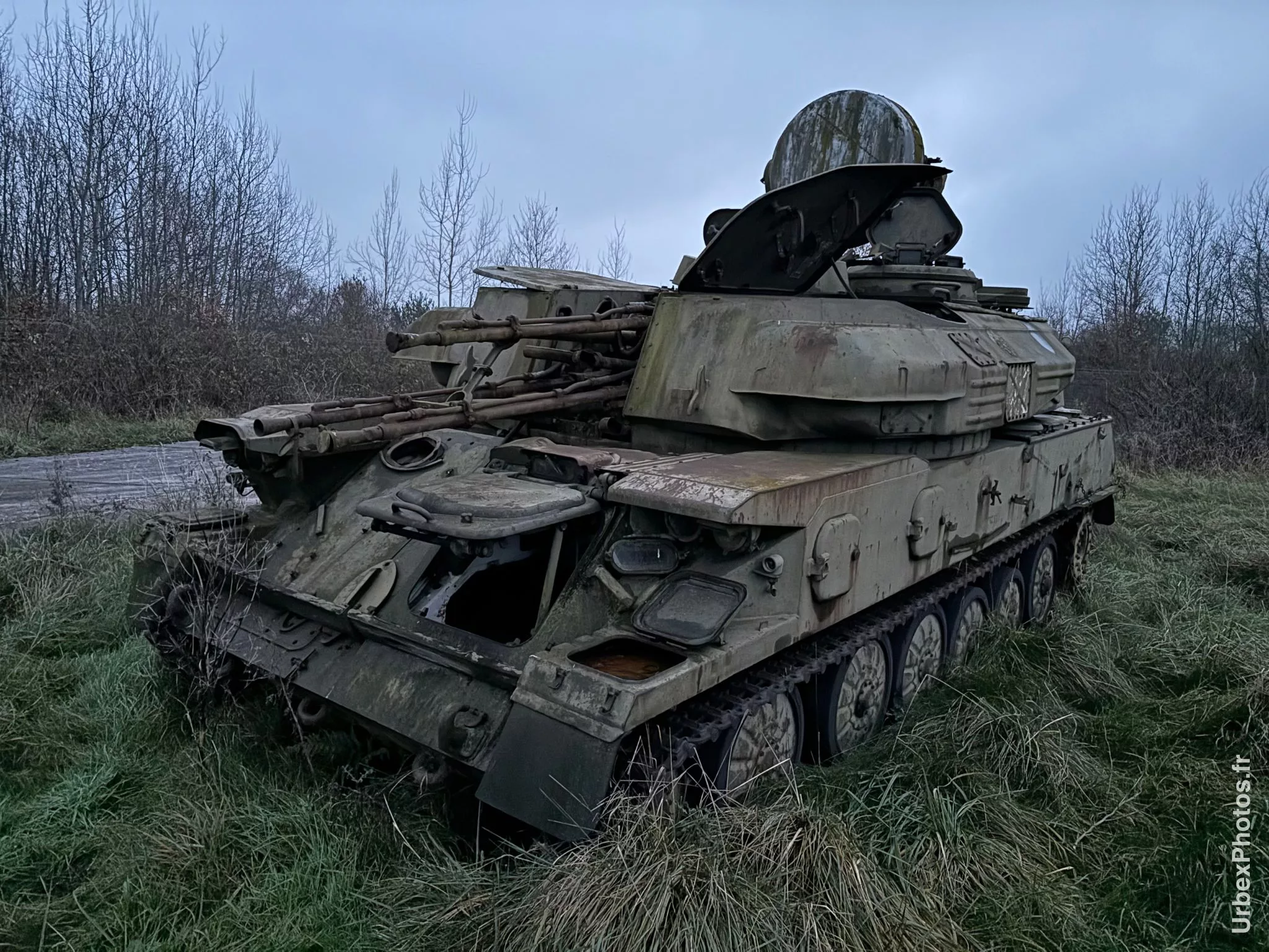 Blindé dans une ancienne base de l'OTAN