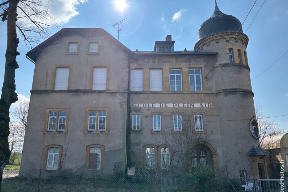 Façade de l'Ecole des clowns