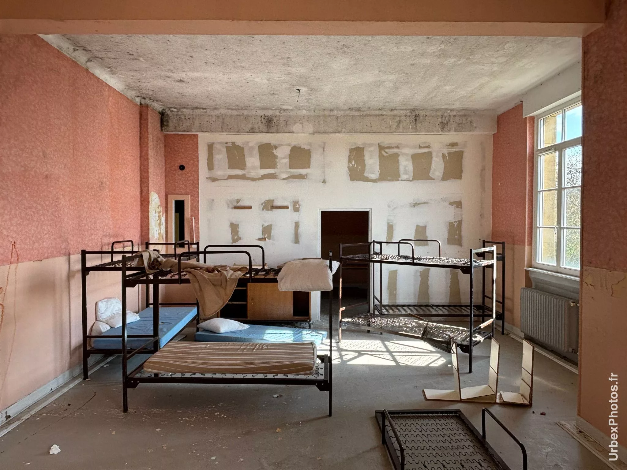 Dortoir de l'Ecole des clowns