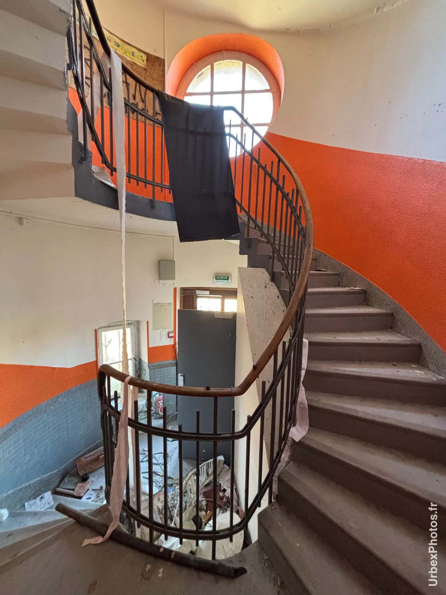 Escalier en colimaçon de l'Ecole des clowns