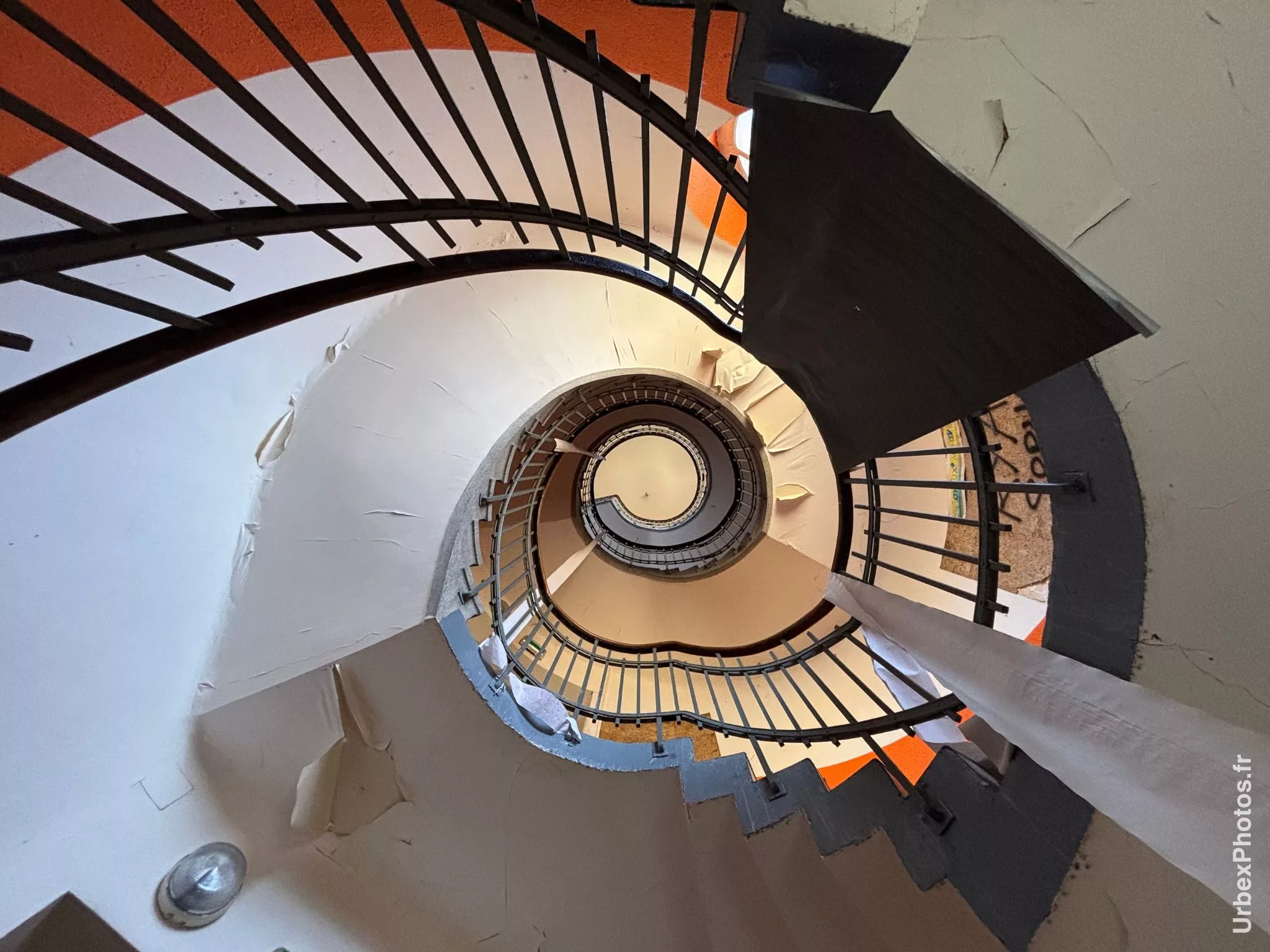 Escalier en colimaçon de l'Ecole des clowns