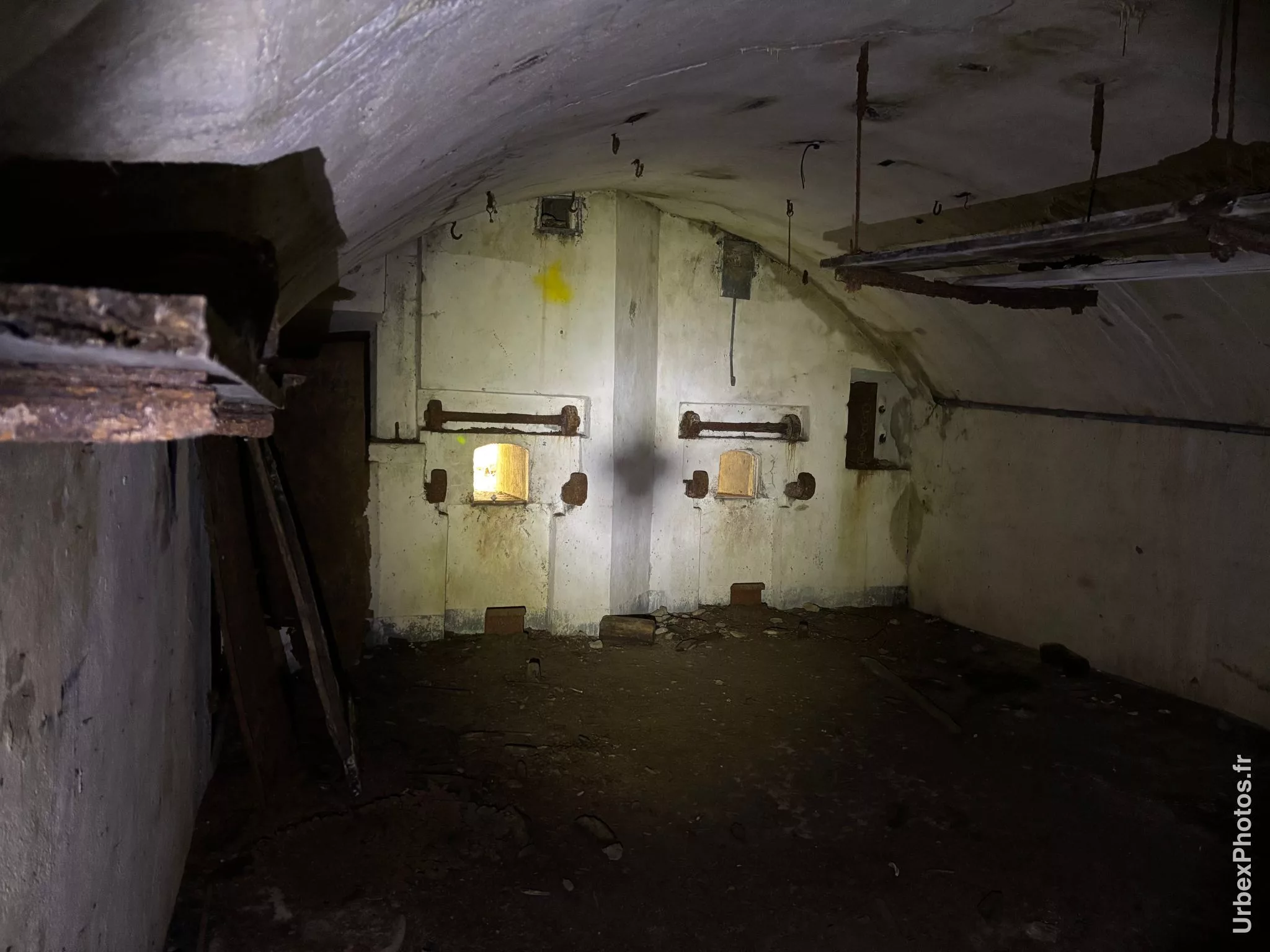 Photo urbex du poste de surveillance d'un fossé