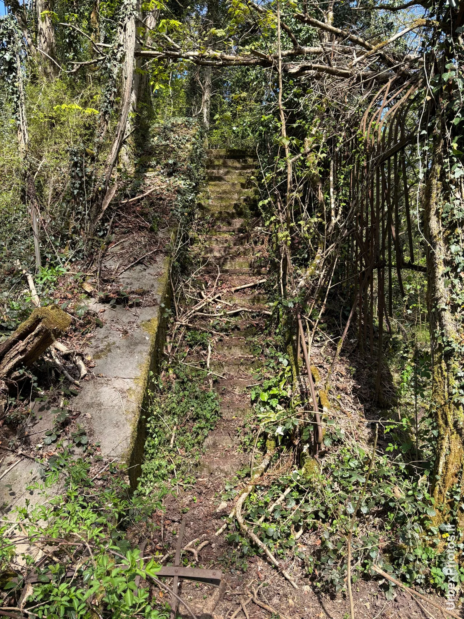 Escalier extérieur du Fort Nago