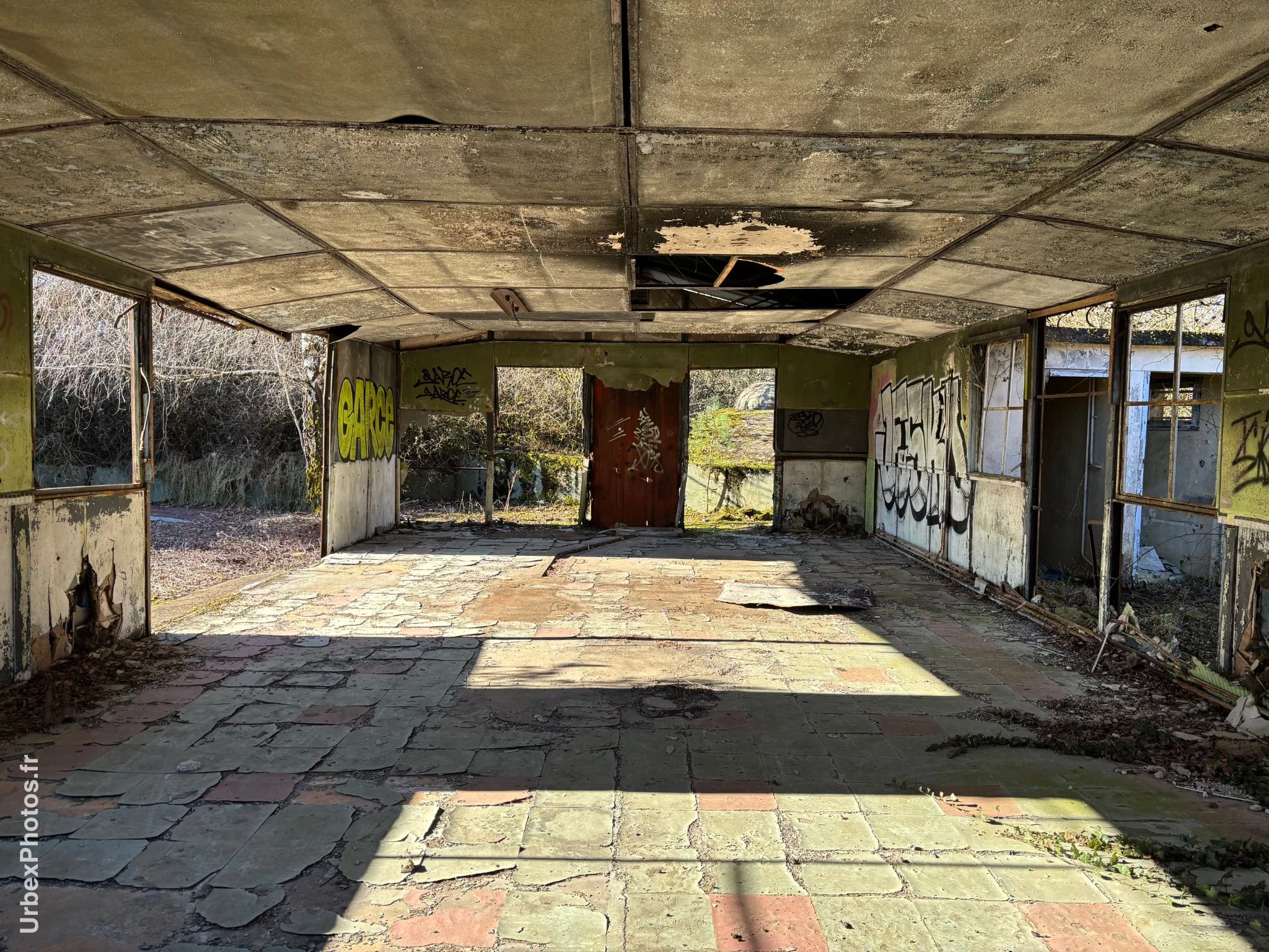 Photo urbex du bâtiment annexe
