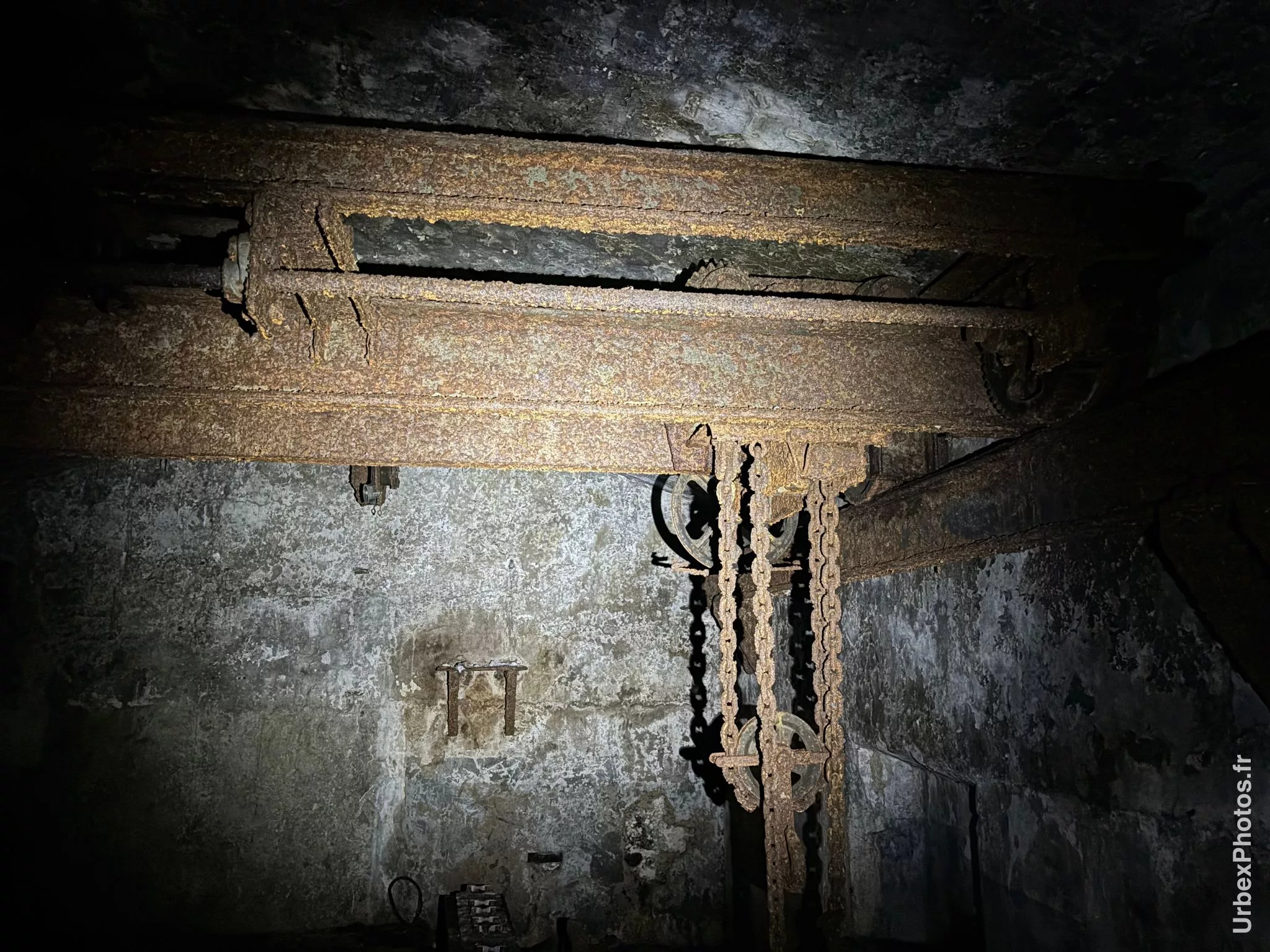 Salle de manutention dans le Fort Schneider