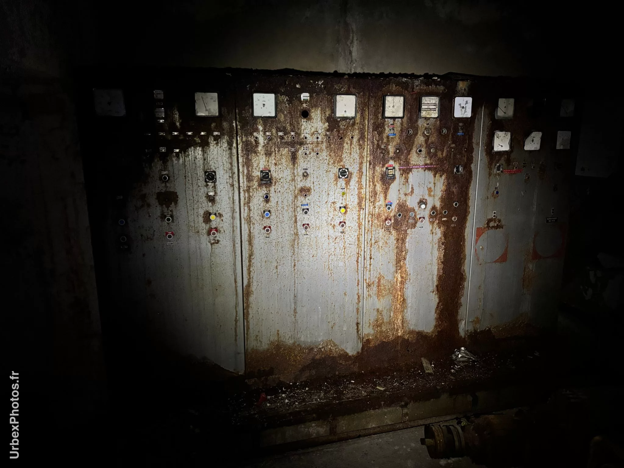 Photo urbex d'une armoire électrique
