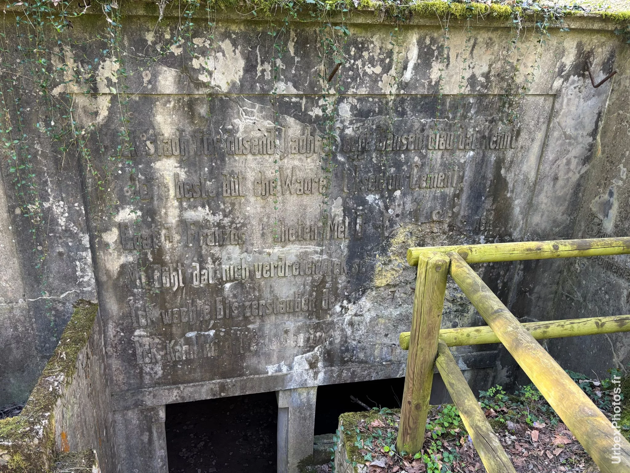 Photo urbex d'un message à caractère informatif