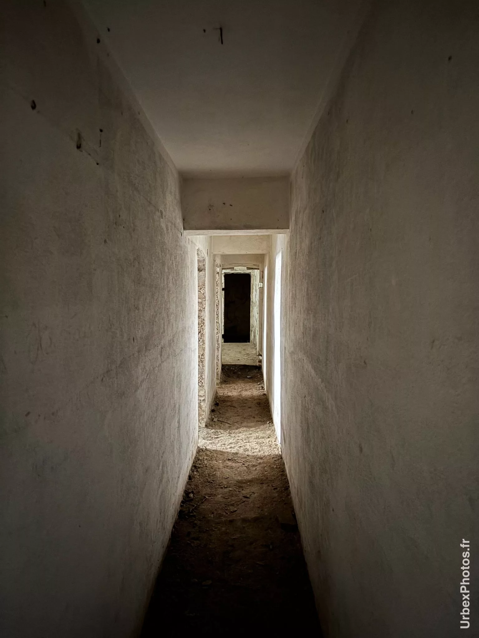 Photo urbex d'un long couloir
