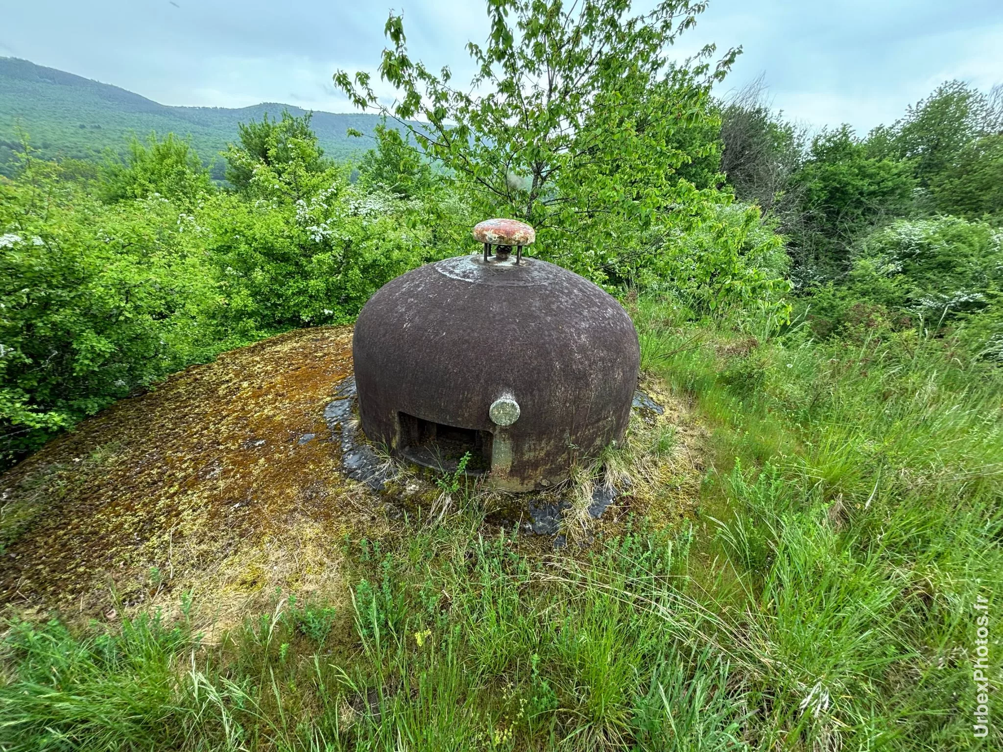 Extérieur de la tourelle d'un bloc de combat de la ligne Maginot
