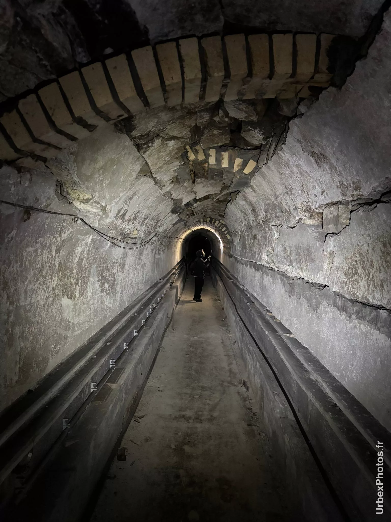Renforts du tunnel d'un ouvrage de la ligne Maginot