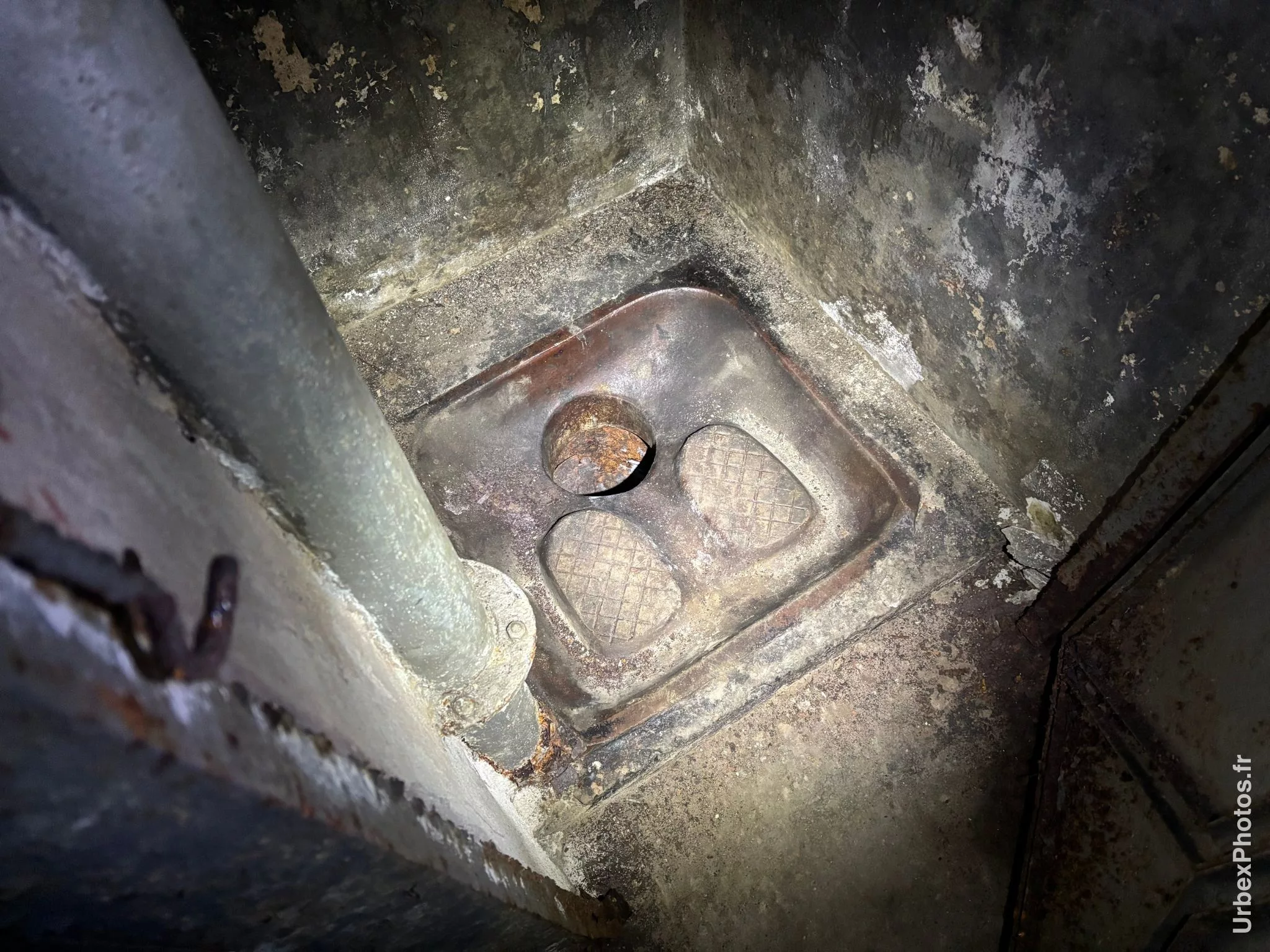 Toilette dans un ouvrage de la ligne Maginot