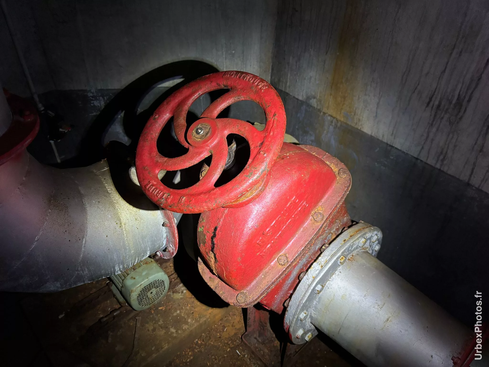 Vanne d'un bloc de combat de la ligne Maginot