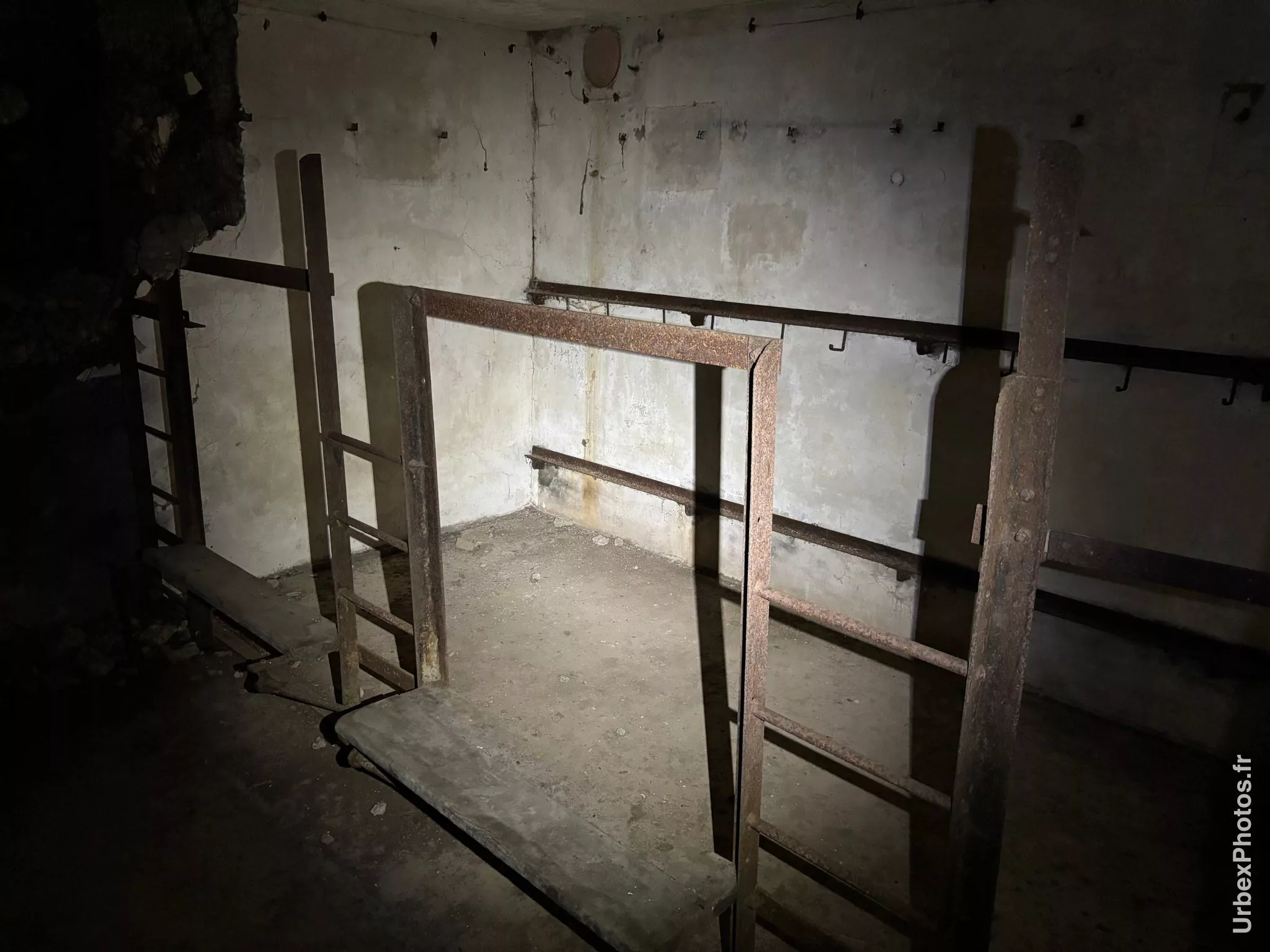Lits superposés d'un ouvrage de la ligne Maginot