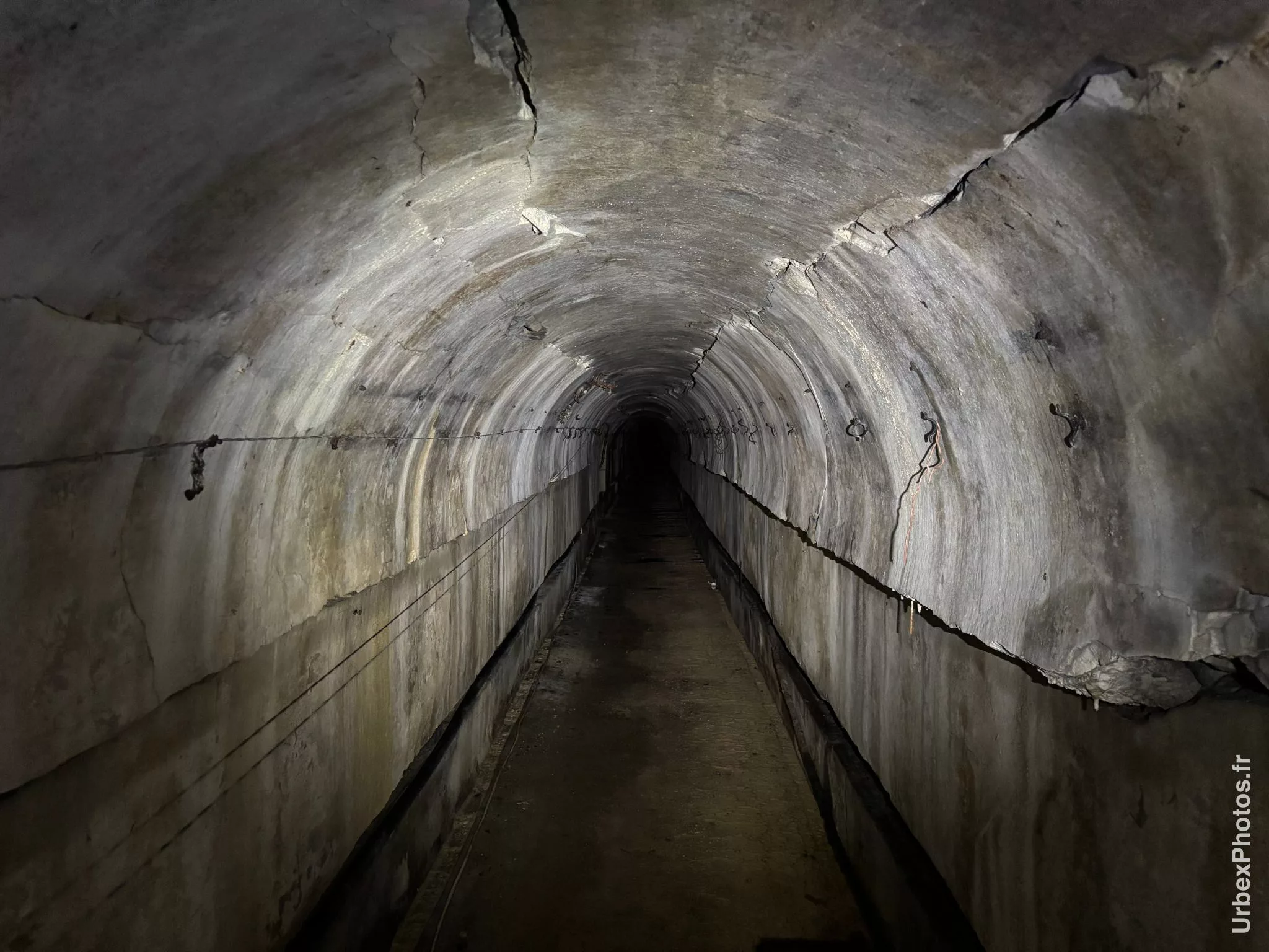 Tunnel d'un ouvrage de la ligne Maginot