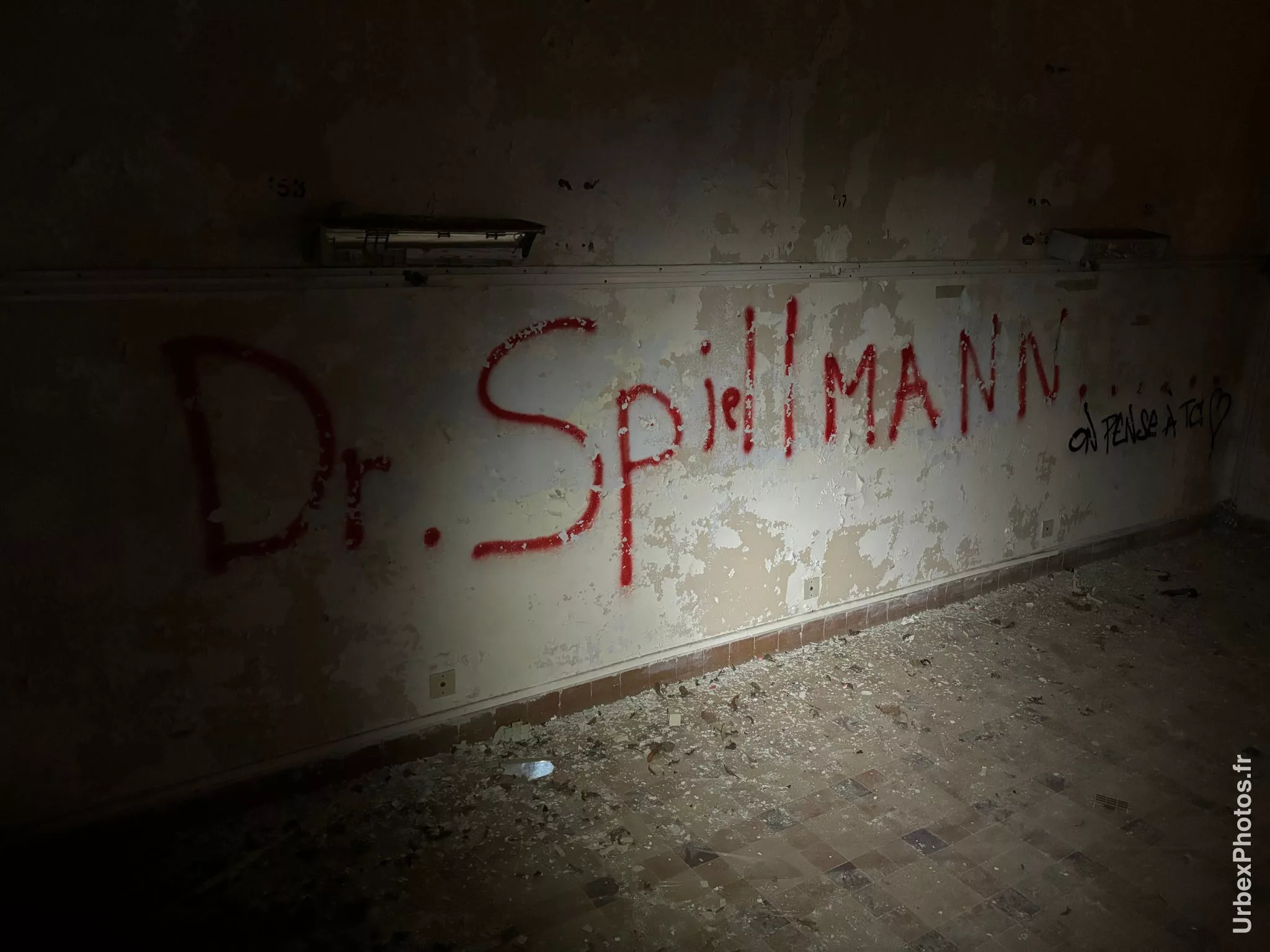 Graffiti dans le Sanatorium Simone Weber