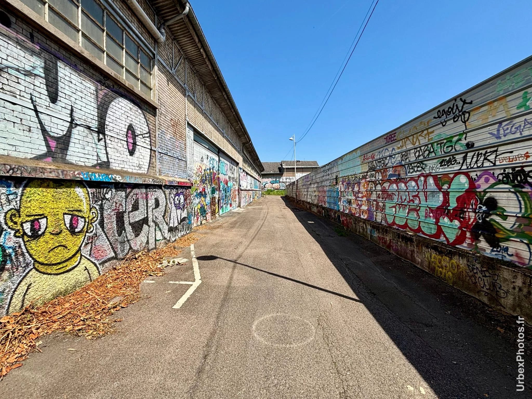Allée le long de l'Usine Alstom