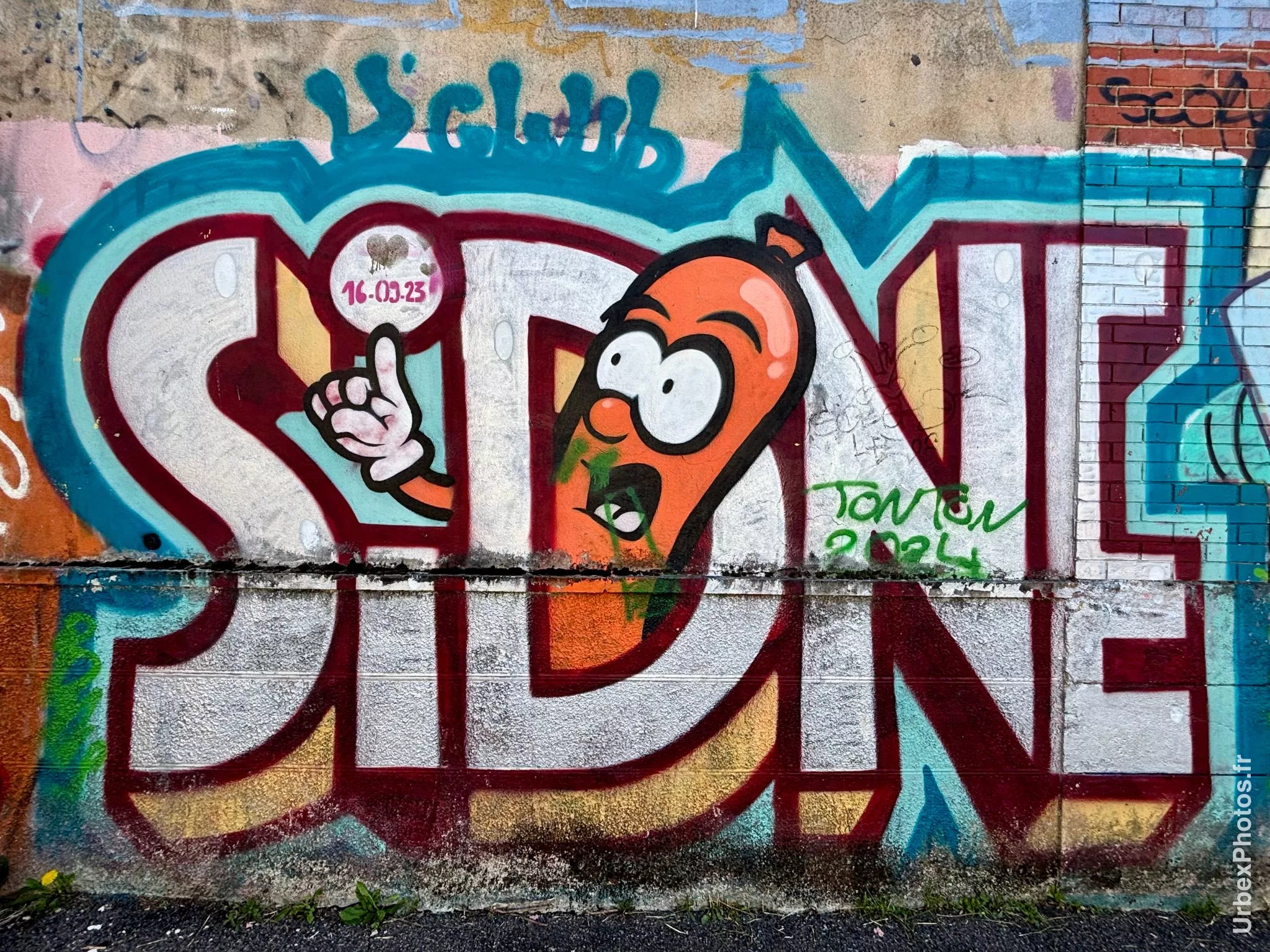 Graffiti à l'extérieur de l'Usine Alstom