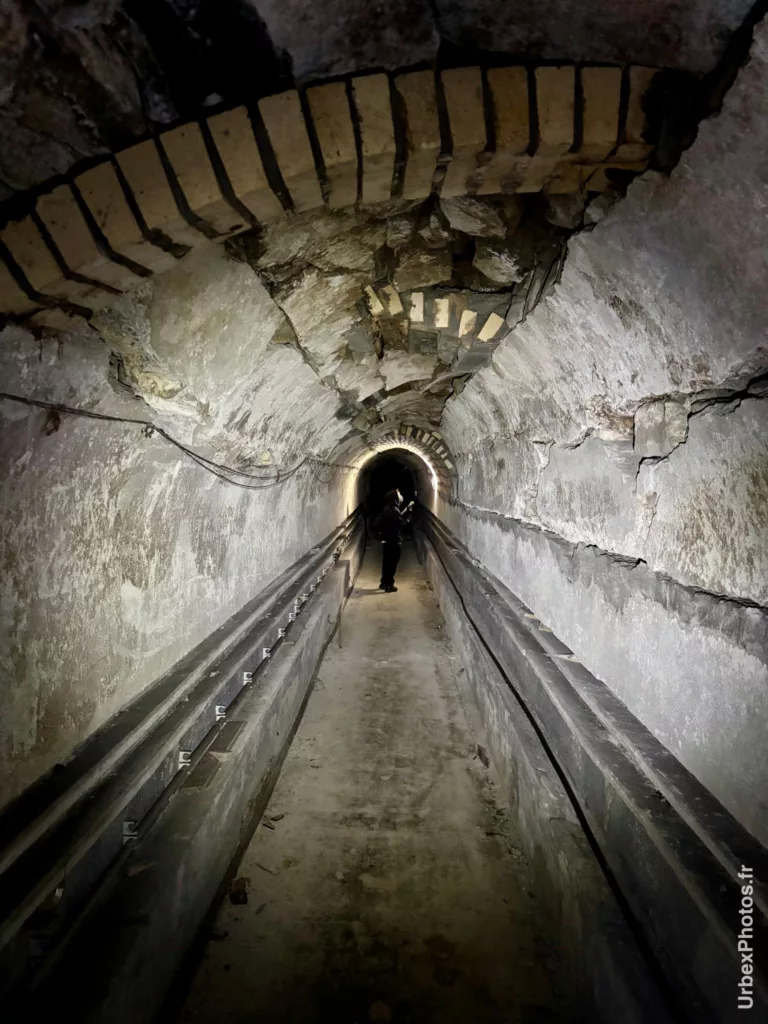 Renforts du tunnel d'un fort de la ligne Maginot